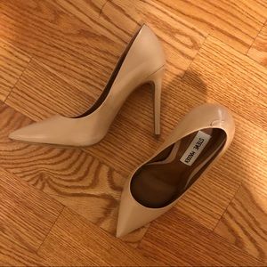 Steve Madden Nude pumps